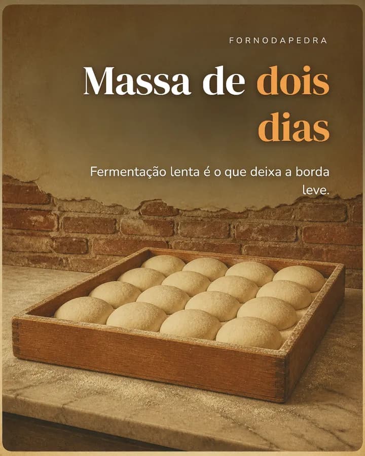 Post de pizzaria em cartaz retrô: “Massa de dois dias”, com as bolas de massa descansando na caixa de madeira.